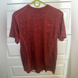 Old navy active men’s red athletic shirt, size medium